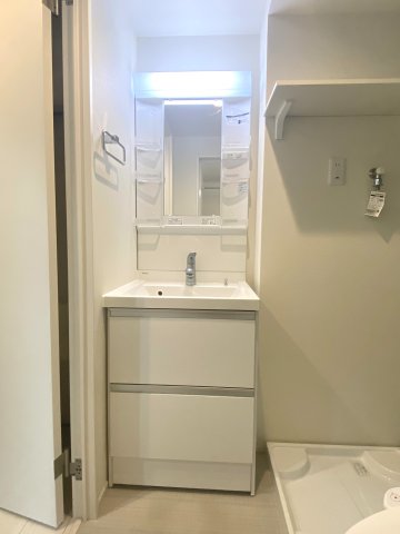 洗面設備　別号室イメージの為、現状を優先致します。