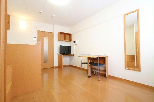 居室・リビング　大型家具家電付きにより初めての一人暮らしの方も安心！