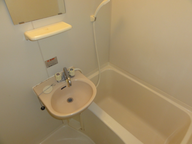 バス・シャワールーム　お風呂です