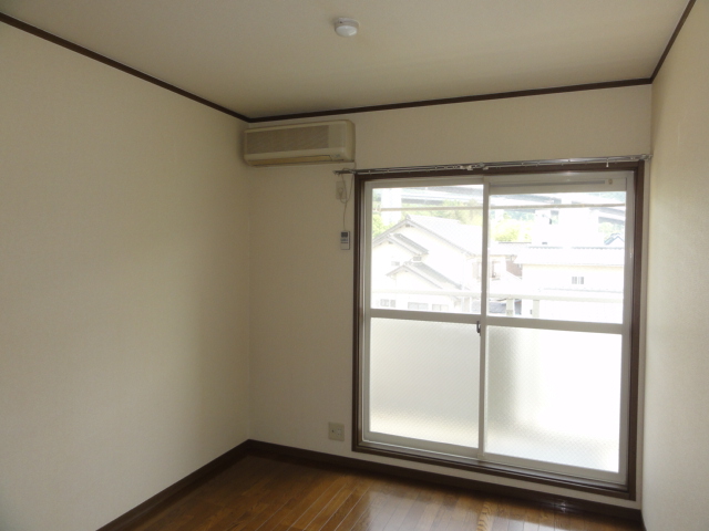 居室・リビング　6帖の洋室です