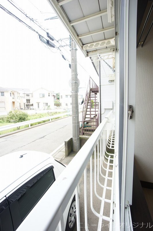 バルコニー　洗濯物の外干しも可能です！前面が開けているので通風も良好。