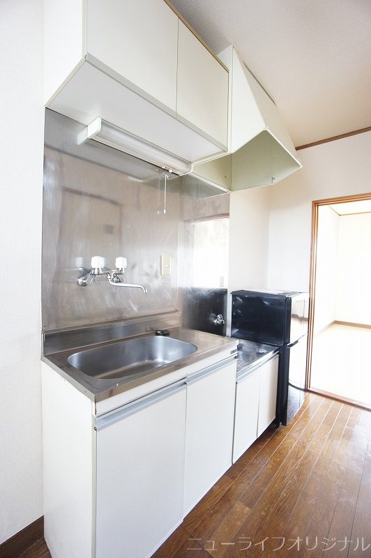 キッチン　収納スペースが充実しています。※冷蔵庫貸与（設備保証外）