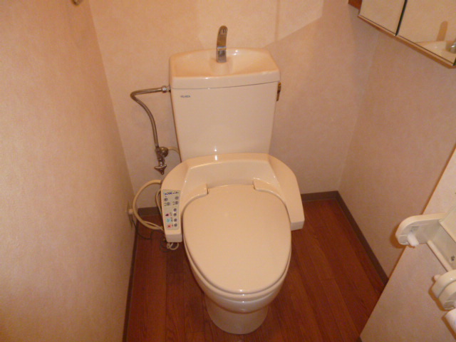 トイレ　温水洗浄便座