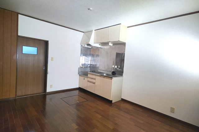 居室・リビング　クリーニング前のお写真です