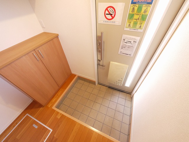 玄関　明るい玄関です