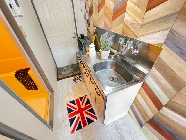 キッチン　二口ガスコンロが置けます。