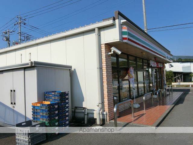 コンビニ　セブンイレブン（コンビニ）まで710m