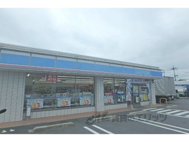 コンビニ　ローソン甲西三丁目店（コンビニ）まで450m