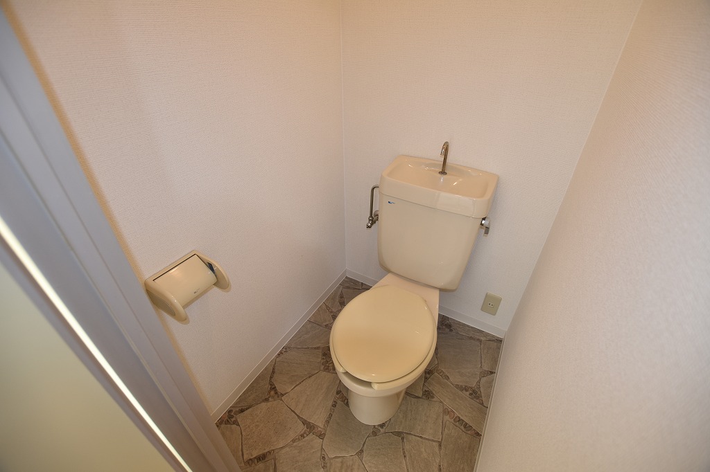 ゴッドフィールドIIIのトイレ写真