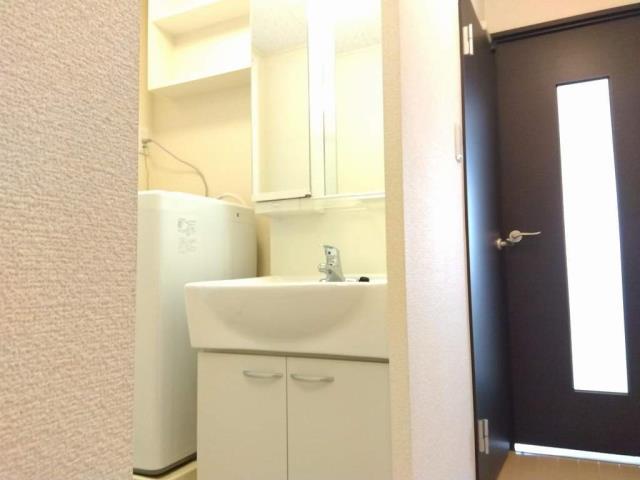 コンビニ　ファミリーマート（コンビニ）まで279m