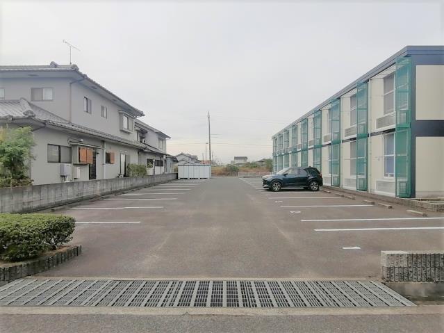 駐車場　駐車場