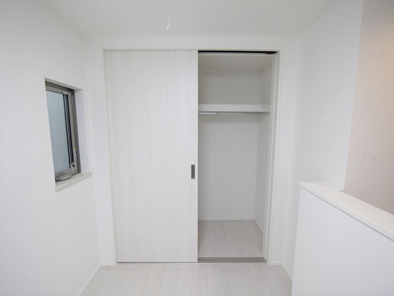 玄関　クローゼット（収納充実してます）