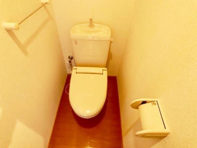 トイレ　※室内写真は反転別室サンプル写真。