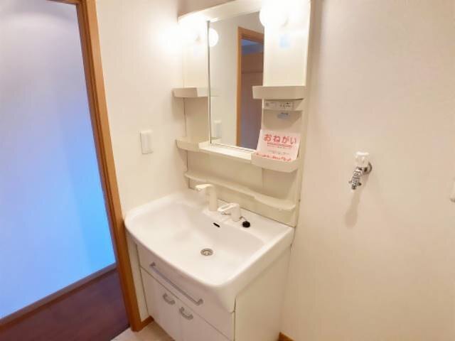 洗面設備　※室内写真は反転別室サンプル写真。