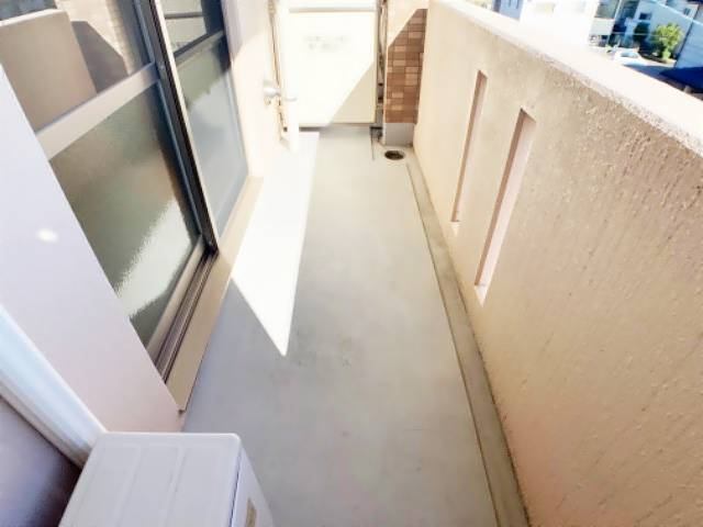 バルコニー　※室内写真は反転別室サンプル写真。