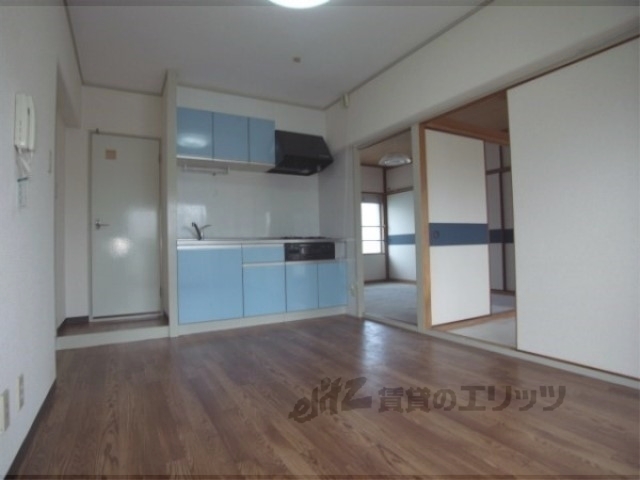 居室・リビング　３口コンロ