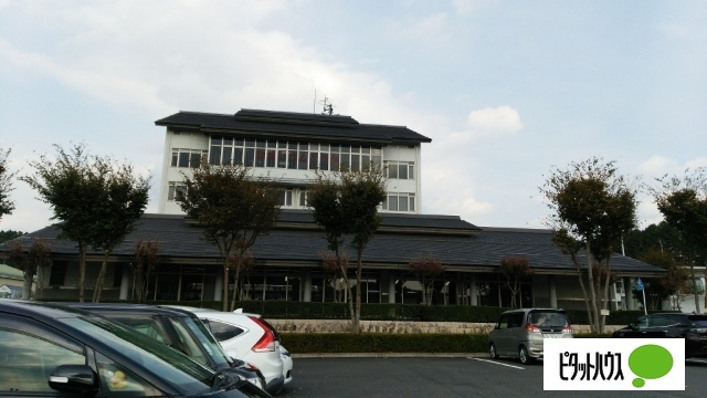 役所　甲賀市土山地域市民センター（役所）まで925m