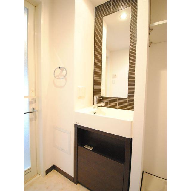 洗面設備　洗面台も豪華