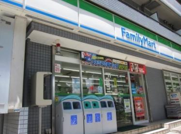コンビニ　ファミリーマート 金井窪山手通り店（コンビニ）まで323m