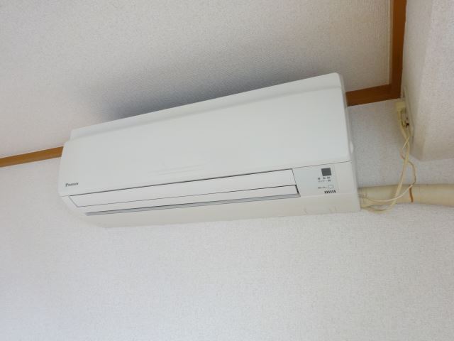 その他設備　新しめのエアコンが付いています
