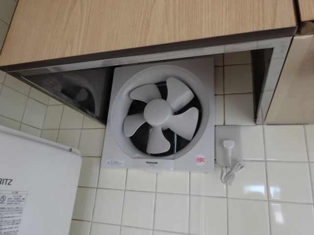 キッチン　お掃除のしやすい換気扇です