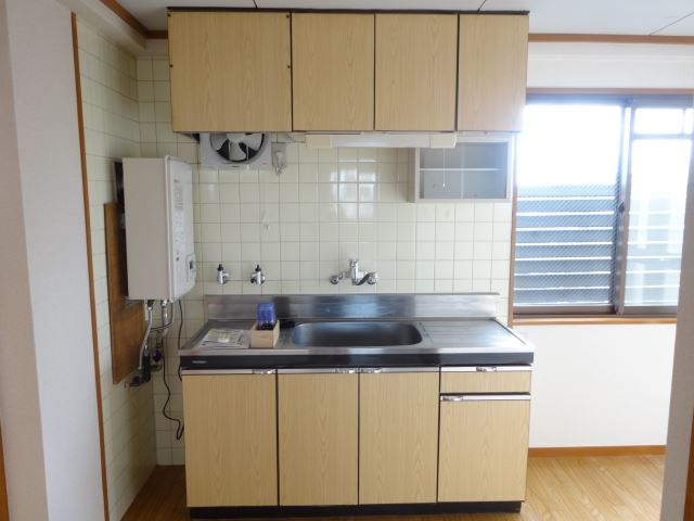 キッチン　広さのあるキッチンですよ