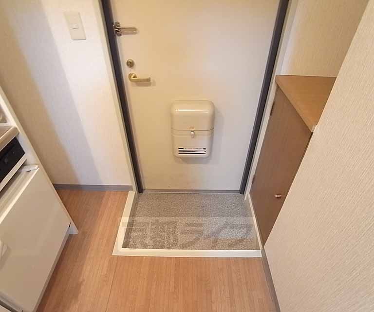 玄関　段差の低い玄関です。