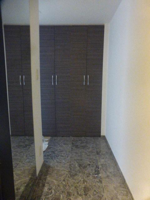 玄関　※別部屋参考写真