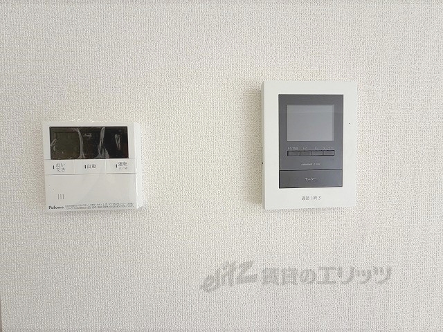 その他設備　給湯器リモコン