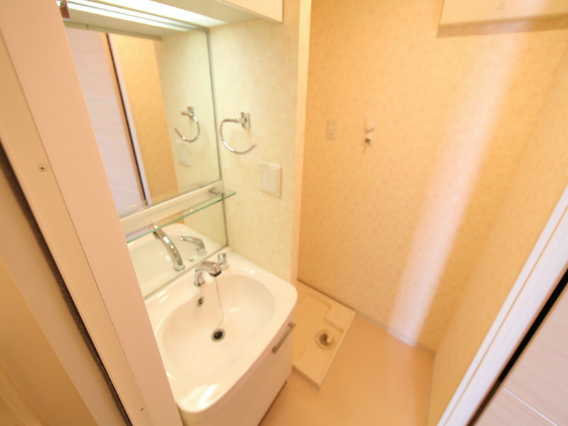 洗面設備　脱衣所　独立洗面台（シャンプードレッサー）洗濯機用意できます