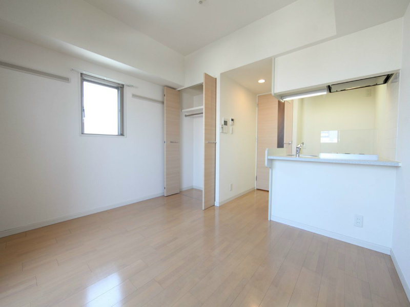 居室・リビング　洋室9.2帖　クローゼット付（収納充実してます）