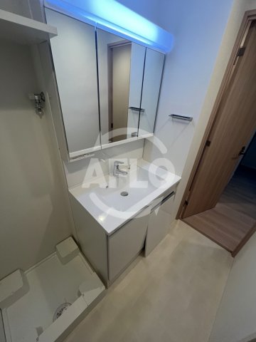 洗面設備　スプランディッド梅田グランノース　独立洗面台