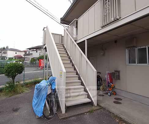 その他共有部分　２階への階段です。