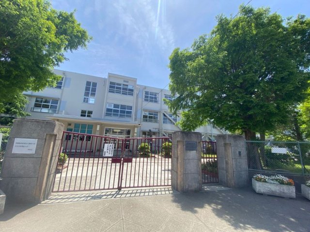 中学校　西宮市立学文中学校（中学校）まで700m