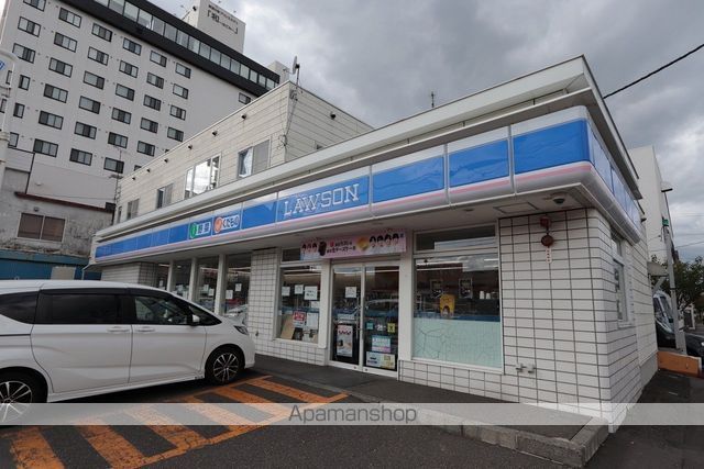 コンビニ　ローソン苫小牧双葉町三丁目店（コンビニ）まで513m