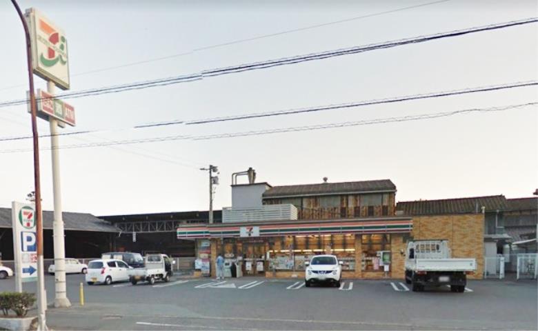 コンビニ　セブンイレブン（コンビニ）まで1424m