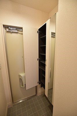 玄関　玄関収納