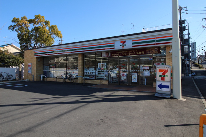コンビニ　セブンイレブン名古屋天満通通（コンビニ）まで810m