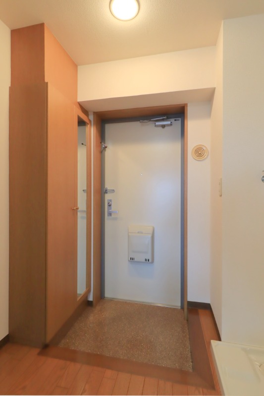 玄関　図面と現状に相違がある場合には現状を優先