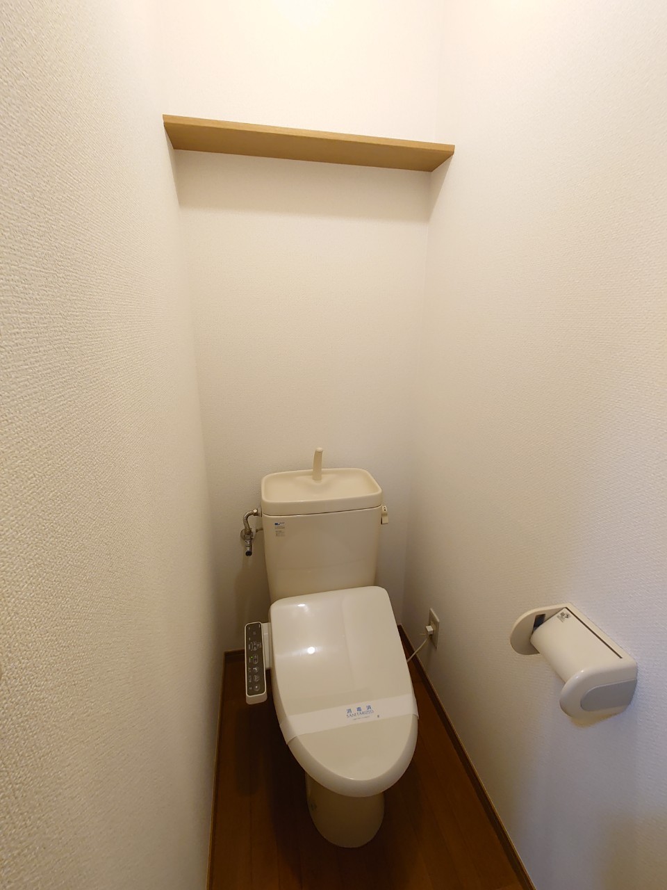 トイレ　温水洗浄便座付き！