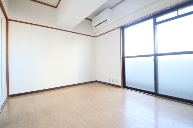 居室・リビング　※別室の参考写真の為、現況優先です。