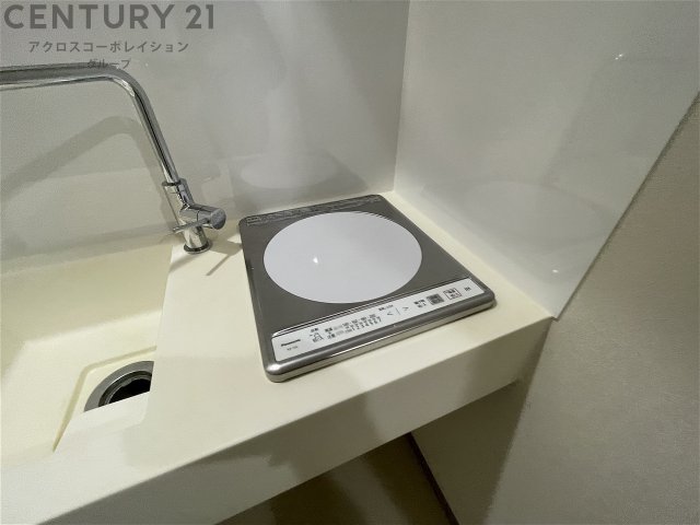 キッチン　IHクッキングヒーター付きで火を使わず安心です！