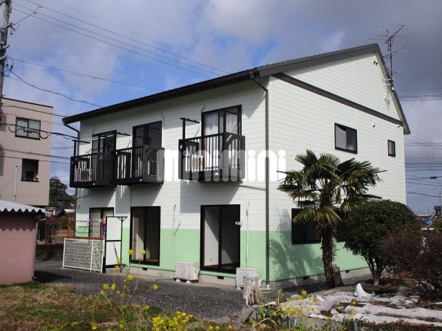 建物外観　南向きで日当たりのよいアパート