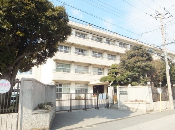 中学校　千葉市立幕張本郷中学校（中学校）まで967m