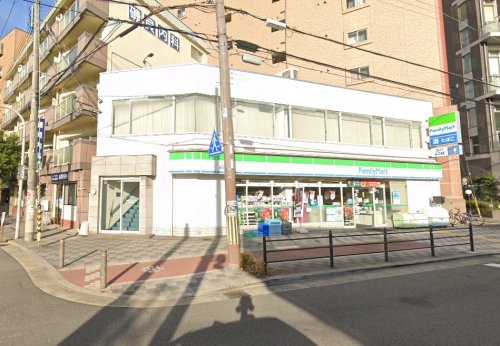 コンビニ　ファミリーマート東淀川駅前店（コンビニ）まで369m