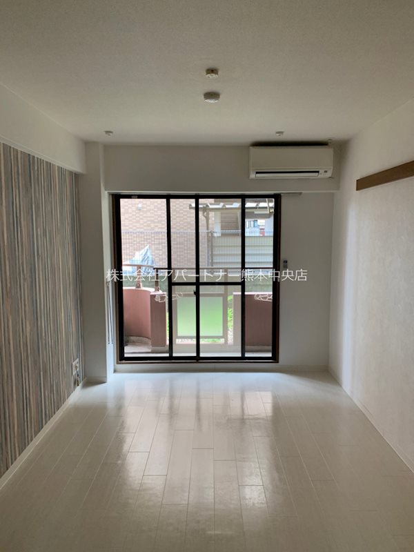 居室・リビング　お洒落な1面カラークロス☆※イメージ写真です。