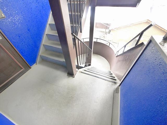エントランス　共用階段