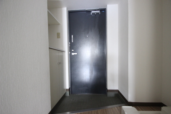 玄関　※別部屋の写真です