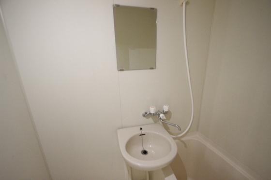 洗面設備　※別部屋の写真です