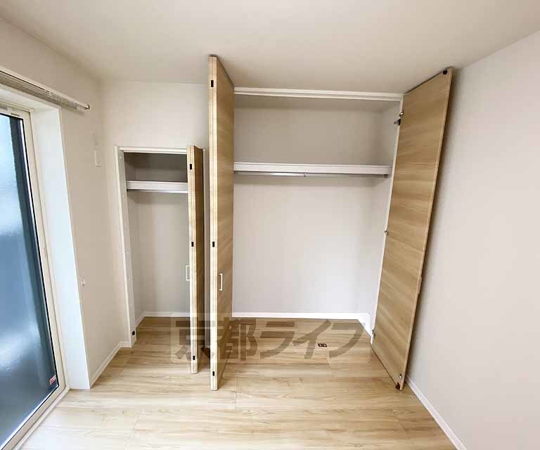 収納　洋服から日用品までたくさん収納できる設備です。